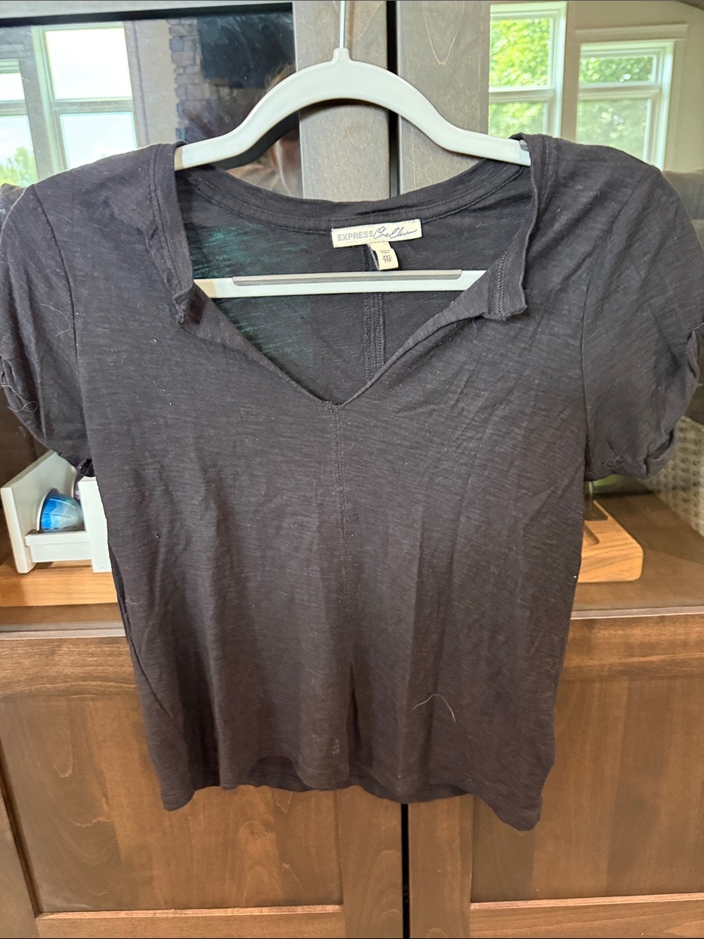 Express Black Notch V-Neck Short Sleeve Tee — Slub Knit